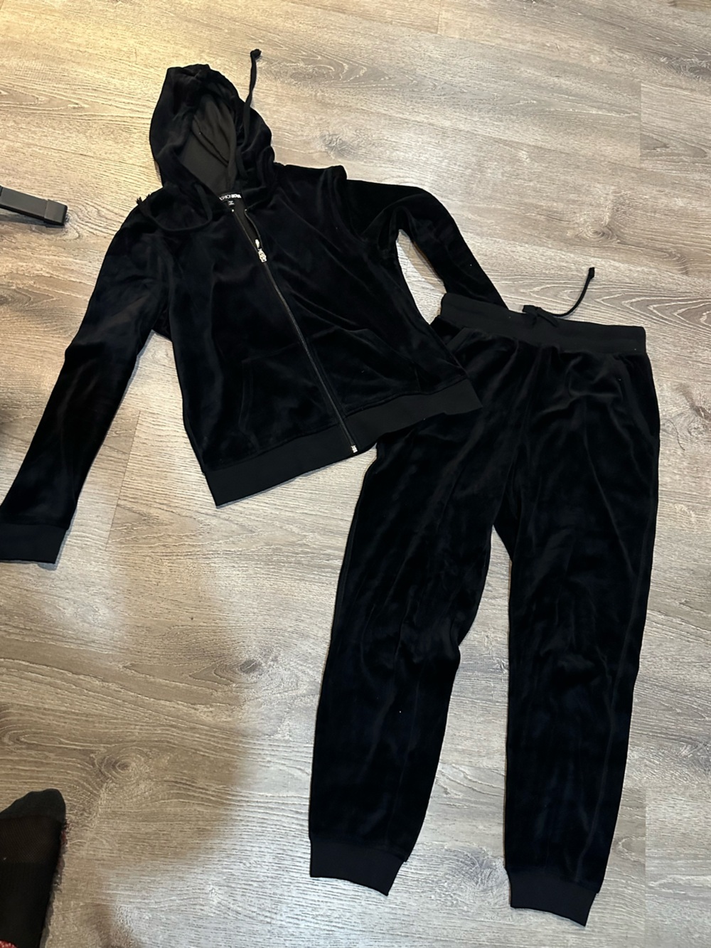 Fashion Nova Women’s Black Velour Velvet Tracksuit Set Zip Up Hoodie Jogger Pant